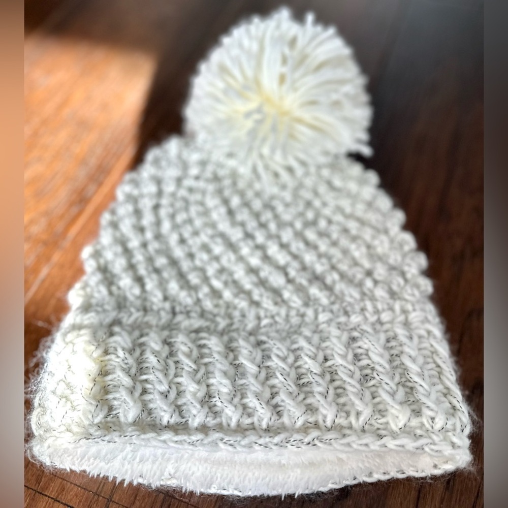 ‼️RARE‼️🎸Universal Thread🎸🔥NWT🔥Textured Heathered Fleece Lined Pom Beanie